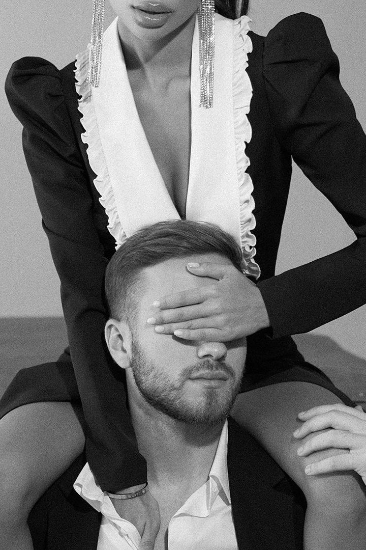 Kathy midikjole med Peter Pan-krave og V-hals