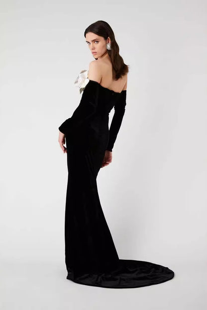Lara Bowtie Off-shoulder maxikjole i fløjl