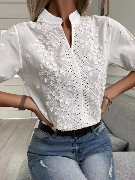 Mila - Bluse med elegant broderi