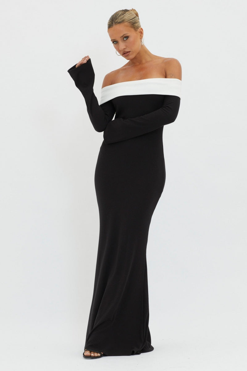 Aeris Off-shoulder Maxi Strikket Kjole