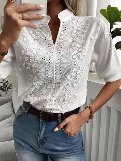 Mila - Bluse med Elegant Broderi